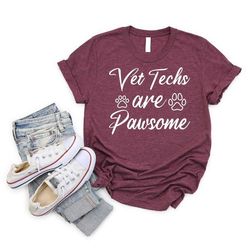 vet technician gift, funny vet technician clothing, vet tech week gifts, cute paw tshirt, veterinary student tees, vet m