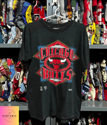 chicago basketball vintage shirt, bulls 90s basketball graphic tee, retro for women and men basketball fan