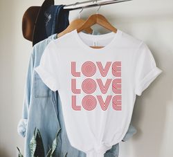 womens retro love graphic tee, valentines day love shirt for women, 70s graphic t shirt, spring tee, gift for her