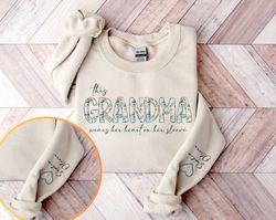 sweatshirt for grandma, christmas gift for grandma, i wear my heart on my sleeve, grandma sweatshirt with grandki
