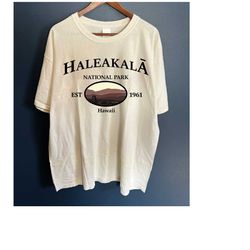 haleakal national park travel shirt, hawaii travel t-shirt, haleakal national park t-shirt, hawaii national park tee, tr