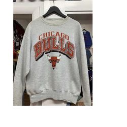 vintage retro 90s nba chicago basketball crewneck sweatshirt, chicago game day shirt full size, chicago hoodie t-shirt