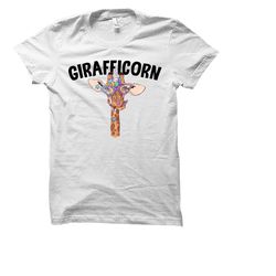 cute giraffe shirt. cute giraffe gift. giraffe lover