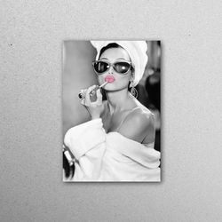 wall decor, tempered glass, glass, iconic wall decor, trendy glass art, make up glass wall art, modern wall art, lip wom