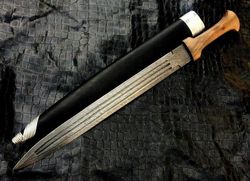 custom handmade damascus steel sword with leather sheath