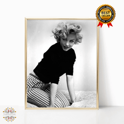 marilyn monroe famous movie actress print black and white retro vintage classic fashion photography canvas framed printe