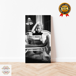 marilyn monroe reading newspaper famous movie actress print black & white retro vintage fashion photography canvas frame