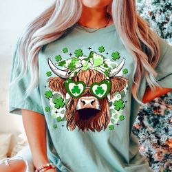 st patrick's day highland cow png, retro st patricks, st patrick's day png, clover, shamrock png, png sublimation design