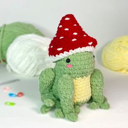 crochet plush frog with mushroom hat amigurumi plush frog