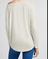 relaxed off the shoulder long sleeve london swan 121