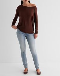 relaxed off the shoulder long sleeve london tee rich mocha 2968