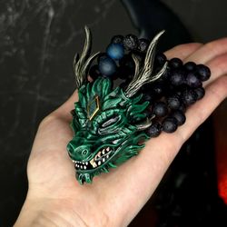 green dragon pendant necklace, smaug mask, alodidae dragon mask necklace, japanese dragon age, chinese dragon mask