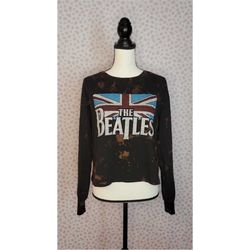 the beatles distressed long sleeve crop top vintage style band tee, union jack flag, womens size 2x