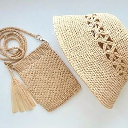 straw hat and a little bag-a great beach outfit!