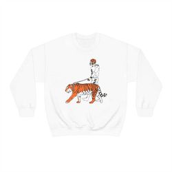 joe burrow crewneck, joe burrow catwalk, cincinnati bengals, unisex bengals crewneck