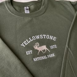 embroidered yellowstone national park sweatshirt, wyoming sweatshirt, embroidered yellowstone sweater, gift for him, gif