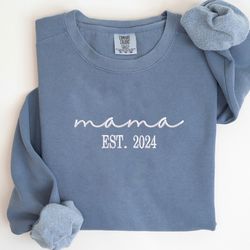 comfort colors custom embroidered mama est 2024 sweatshirt, mama est sweatshirt with kid name, mama crewneck embroidered