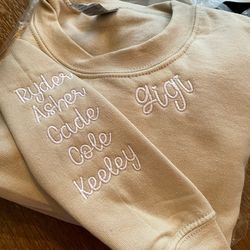 custom embroidered gigi sweatshirt with kids names on sleeve, gigi crewneck, embroidered sweater for grandma,gigi embroi