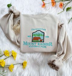 embroidered mount rainier nationalpark sweatshirt, glaciated peak embroidered hoodie, embroidered washington t-shirt, cr
