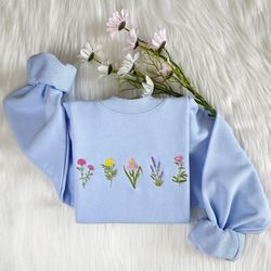 wildflower embroidered sweatshirt  pinky flower embroidered hoodie  lavender t-shirt  cute embroidered flower crew neck