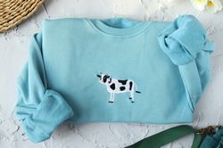 cow embroidered sweatshirt,crewneck sweatshirt embroidered,farmer style,gift for cow lovers