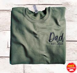 personalized dad embroidered sweatshirt, custom embroidered dad est with kids names and heart on sleeve, best gifts fath