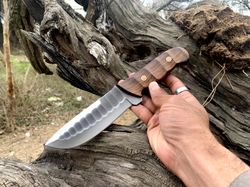 beautiful hunting knife - 10" - handmade j2 steel - rose wood handle - full tang knife with leather sheath