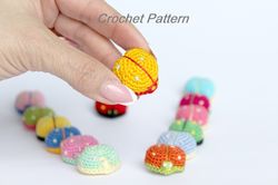 crochet pattern ladybug miniature - amigurumi brooch keychain ladybug pattern - - digital patter tutorial pdf