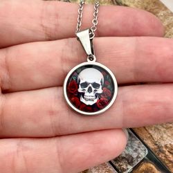 skull with red roses necklace, pendant made of steel and glass, stainless steel jewelry