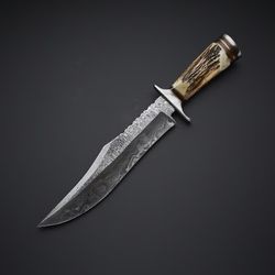 perfect designed custom handmade damascus steel hunting knife with stag horn handle