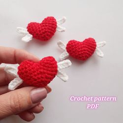 heart with wings crochet pattern, valentine keychain crochet heart, amigurumi tiny heart keychain