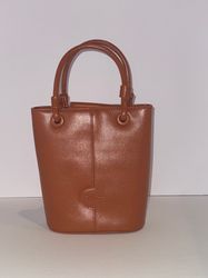 simple bucket handbag