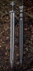 hand forged damascus steel viking sword sharp medieval sword with leather sheath.
