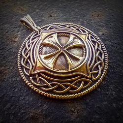maltese cross necklace pendant,cross in a circle necklace pendant,medieval jewellery locket,maltese brass cross jewelry