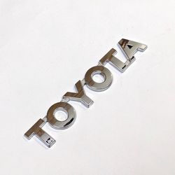 badge emblem logo "toyota" chrome genuine fits toyota hiace commuter 2005 - 2017