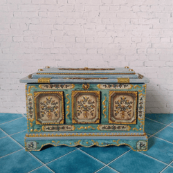 dollhouse chest. completely handmade.1:12 scale.