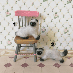 small siamese cats for a dollhouse.1:12 scale.