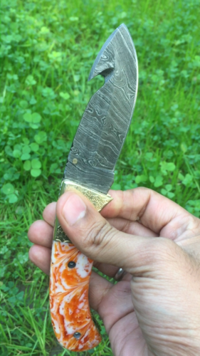 Best-in-Class-Gift-Handmade-Damascus-Camping-Knife-for-Him (3).png