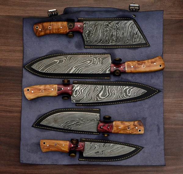 Exquisite_Hand_Forged_Damascus_Chef's_Knife_Set_-_05_Kitchen_&_BBQ_Knives_with_Free_Leather_Sheet_-_Perfect_Cooking_Gift (2).jpg