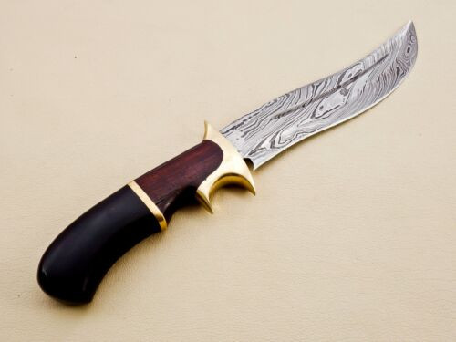 Exquisite_Handcrafted_Damascus_Steel_Bowie_Hunting_Knife_featuring_a_Rosewood_Handle,_Complete_with_a_Sheath (5).jpg