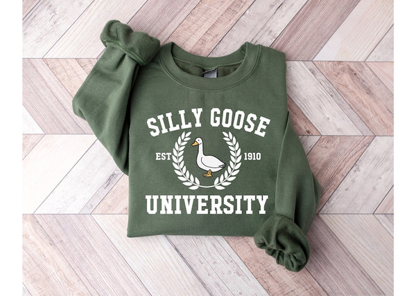 Silly Goose University Crewneck Sweatshirt,Unisex Silly Goose University Shirt,Funny Men's Sweatshirt,Funny Gift for Guys,Funny Goose Tshirt1.jpg