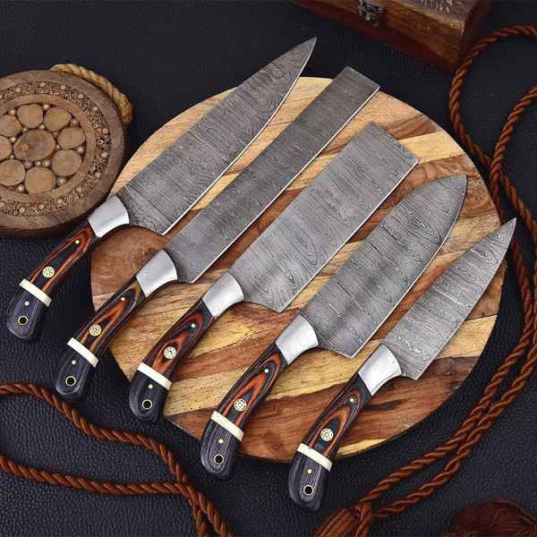 https://www.inspireuplift.com/resizer/?image=https://cdn.inspireuplift.com/uploads/images/seller_products/1652881775_setsofkitchenknive.jpg&width=600&height=600&quality=90&format=auto&fit=pad