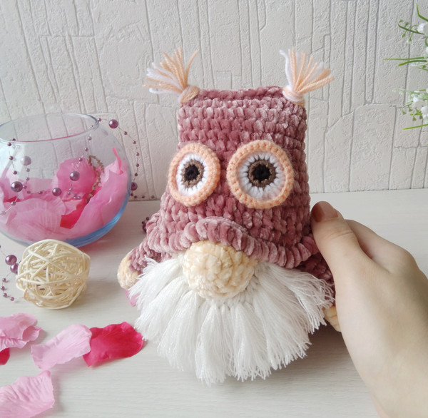 amigurumi-bird-gnome-crochet-pattern.jpeg