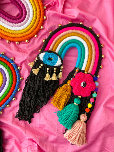 macrame-rainbow-with-eye