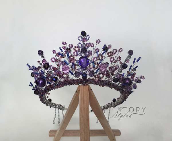 purple and gold crown