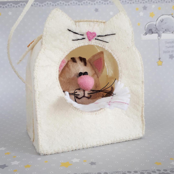 Cat felt and carrier, Stuffed animal pattern sewing.jpg