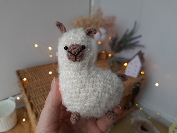 Giveaway: Mini Llama Crochet Kit (ended) – Crochetville