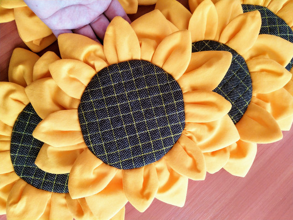 Sunflower serving hot bowl holder. Cute potholders. Soup bow - Inspire  Uplift