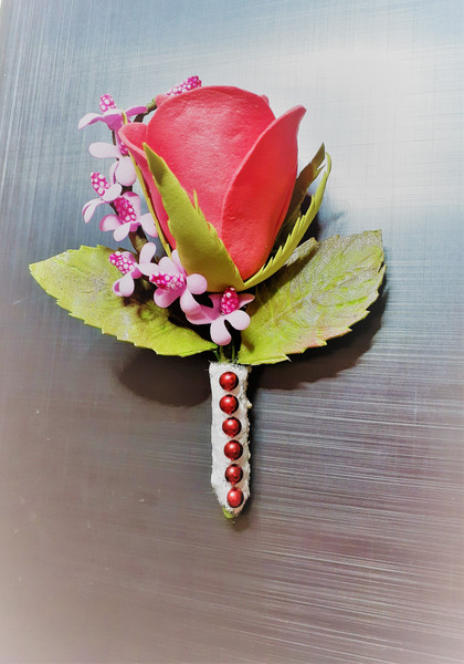 red-rose-wedding-boutonniere-2.jpg