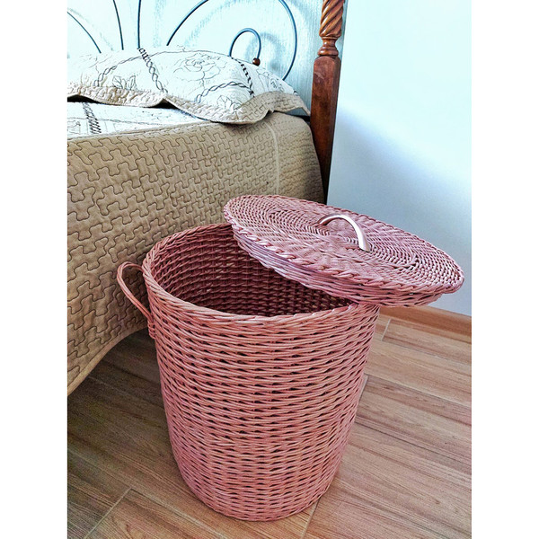 round wicker laundry basket
